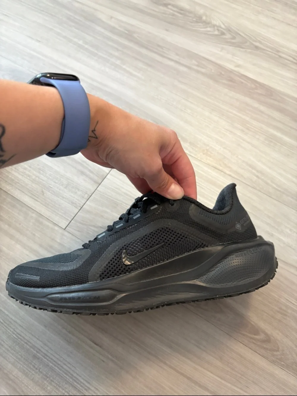 Women’s Nike Pegasus gore tek shoes - Picture 8 of 10